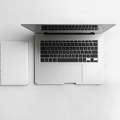 Gejts traži hitnu regulaciju veštačke inteligencije