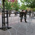 Kfor uklonio bodljikavu žicu u Zvečanu: Potvrda da Srbi i Kfor nemaju problem na terenu - problem su Kurtijevi specijalci…