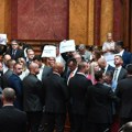 Nastavljena sednica Skupštine: Usvojen rebalans budžeta, izabran novi ministar dok je opozicija bojkotovala sednicu