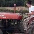 Poznata glumica napustila Beograd Sada ima stado ovaca, baštu i vozi traktor