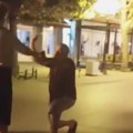 Prelepa scena u Inđiji Sugrađani oduševljeni, ljubav je u vazduhu (video)