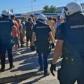 Studenti u blokadi: Privedeno najmanje 18 osoba od jutros