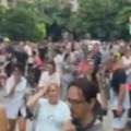 Protest ispred zgrade gradonačelnika Novog Sada, Mićin: Nadam se da se neće ponoviti