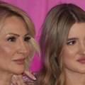 Dovela dečka Na mamin koncert! Lena Marinković obukla mini suknju i svima pokazala momka