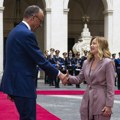 Meloni i Merc za ukidanje evropske zabrane automobila na benzin: Italijanska premijerka se pridružila nemačkom kancelaru u…