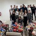 Prokupački gimnazijalci pripremili poklone za mališane kojima je pomoć potrebna