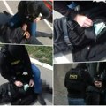 Policajci ga bacaju na beton, stavljaju lisice i otvaraju novčanik pun para! Ovako je u Beogradu uhapšen lažni hirurg - kod…