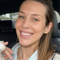 (Foto) žena Sergeja Trifunovića vozi auto sa rukom u gipsu: Podelila rengenski snimak šake: "Vrištim u sebi"