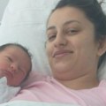 Vučić bebi sa kosmeta dao junačko ime: Predsednik kumovao 1.000 bebi rođenoj u selu Pasjane