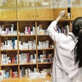 U ovoj apoteci u Beogradu proizvode se lekovi koji nedostaju na tržištu, ali i oni koje je lekar prepisao za određenog…