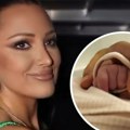 (Foto) prva slika arije: Aleksandra Prijović podelila fotku iz porodilišta: Mama drži bebinu ruku