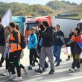 Novopazarski studenti, koji pešače ka Novom Sadu, stigli do Magliča