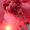Evropa ovo ne pamti: Navijači Ajaksa napravili toliku bakljadu, da je meč pomeren za dva dana! (video)