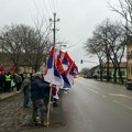 VIDEO: U Bačkom Petrovcu pristalice naprednjaka dočekale Vučića i Pelegrinija, predstavnici Slovaka potisnuti