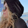 Pevačica hoće da proda očevu kuću u kojoj je odrasla, meštani razvezali jezik: "Ovde je niko ne podnosi"