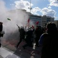 Haos u Grčkoj, tuče na ulicama: Izjednačavaju privatne i državne fakultete, profesori i studenti su protiv