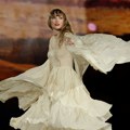 Ko je dizajner makedonskog porekla čije kreacije nosi Taylor Swift?