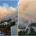 Izbio požar u hrvatskom letovalištu: Turisti se evakuišu, vatra se širi u smeru kuća (VIDEO)