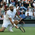 Dimitrov razbijao Sinera, pa se teško povredio (video)