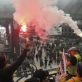 Haos u Francuskoj: Policija masovno hapsi demonstrante - gori Pariz (foto/video)