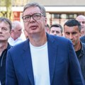 Vučić najavio novi „poklon države“: Značajno povećanje penzija već u ovoj godini
