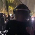 Neverovatna scena na protestima: Španski demonstranti uzvikuju "Kosovo je Srbija" (video)