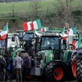 Protestna povorka poljoprivrednika na obilaznici kod Rima