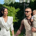 Pogledajte kako izgleda krštenje malog Vukana Šijana: Bojana izgleda kao boginja, Mirko ne ispušta naslednika iz naručja, a…