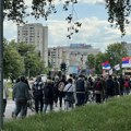 „Kosovo je srce Srbije“: U toku je protest podrške u Novom Sadu srpskim maturantima i narodu na Kosovu i Metohiji (VIDEO)