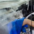 Osećate neprijatan miris? Evo kako sami da očistite klima-uređaj svog automobila