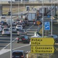 Duga kolona vozila na auto-putu za Novi Sad: Stotine automobila stoje u mestu