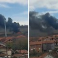 Gust crni dim iznad Mirijeva: Veliki požar širi se Beogradom, još nije poznato šta gori (video)