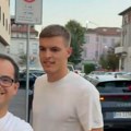 Partizanov biser stigao u Milano! Odmah naleteo na navijače, ne skida osmeh sa lica!
