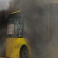 Zapalio se autobus na mostu kod Beške