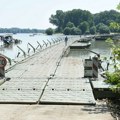 Počinje Leto na Lidu: Ponton već postavljen, a od vikenda na plaži i spasioci