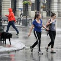 Prelep gest Novosađanke Ono što je uradila tokom snažnog pljuska mnoge je iznenadilo (foto)