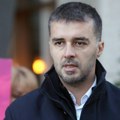 Manojlović (Kreni-Promeni) pružio podršku umetniku uhapšenom zbog ispisivanja grafita na Skupštini