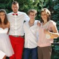Jedina zajednička fotografija porodice Janjušević: Na svadbi Janjuša i Ene svi pozirali zajedno - tu je i Mihailo, tada je…
