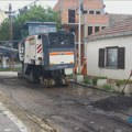 U toku su ili su prethodnih dana završeni radovi na asfaltiranju još nekoliko ulica na teritoriji grada Zrenjanin - Radovi na…
