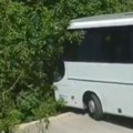 Autobus sa kineskim turistima sleteo sa puta kod Kosjerića, nema povređenih