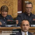 Cirkus: Lazović i Aleksić dobacuju dok govori Danijela Nestorović