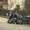 Motociklista leži na putu, više osoba povređeno Teška nesreća u Kragujevcu