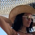Rebra joj se vide, a svi kažu da je prava bomba! Bojana Rodić se skinula u bikini i pokazala telo: Šik izdanje na plaži svi…