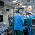 Kineski hirurzi prvi put uspešno transplantirali svinjsko plućno krilo kod čoveka