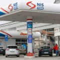 Ako vam odbiju karticu na pumpi, gorivo možete da platite na ova 3 načina! Šta građani treba da znaju o sankcijama? Oglasio se…
