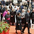 Краљ и краљица на церемонији поводом сахране жртава у Адамузу