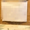 Kupili kuću, a kad su renovirali kupatilo našli poruku koja ih je zapanjila: "Srećno novoj žrtvi..."