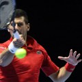 Novak igrao sa mladim Francuzem i doživeo poraz koji ne boli