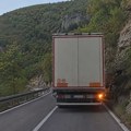 Папрене казне за камионџије у Европи: За један прекршај наплаћено 56.000 евра, полиција "чешља" паркинге, а ево где су…
