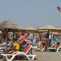 Objavljene cene ležaljki u Crnoj Gori za ovu godinu, turisti ipak nezadovoljni